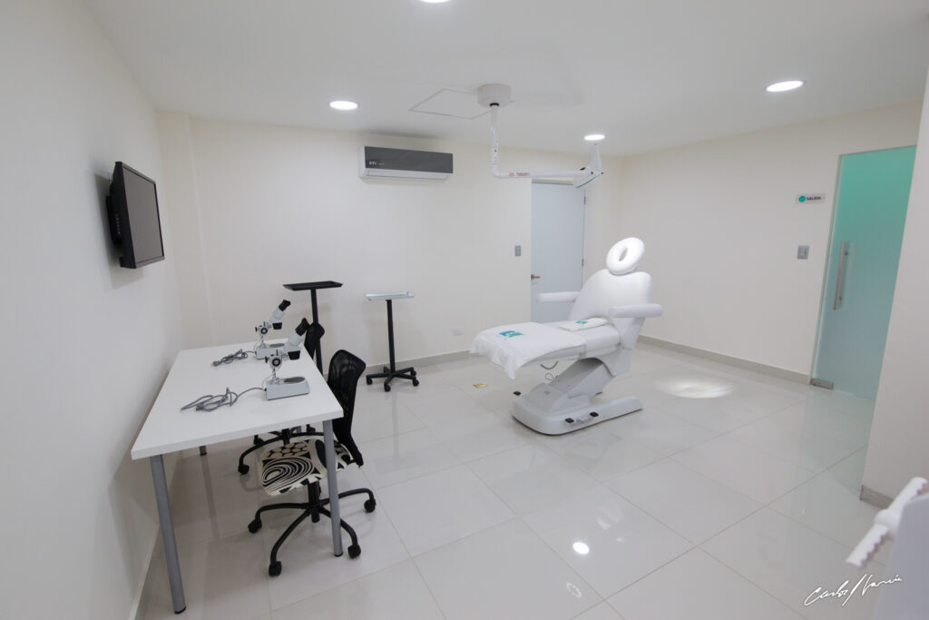 Dra Lisette Pappaterra. CAPMED (Hair Transplant and Aesthetic Medicine). gallery photo