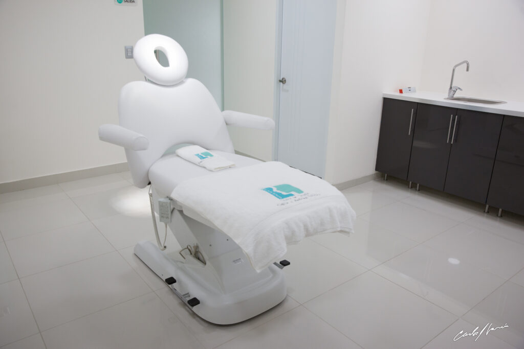 Dra Lisette Pappaterra. CAPMED (Hair Transplant and Aesthetic Medicine). gallery photo