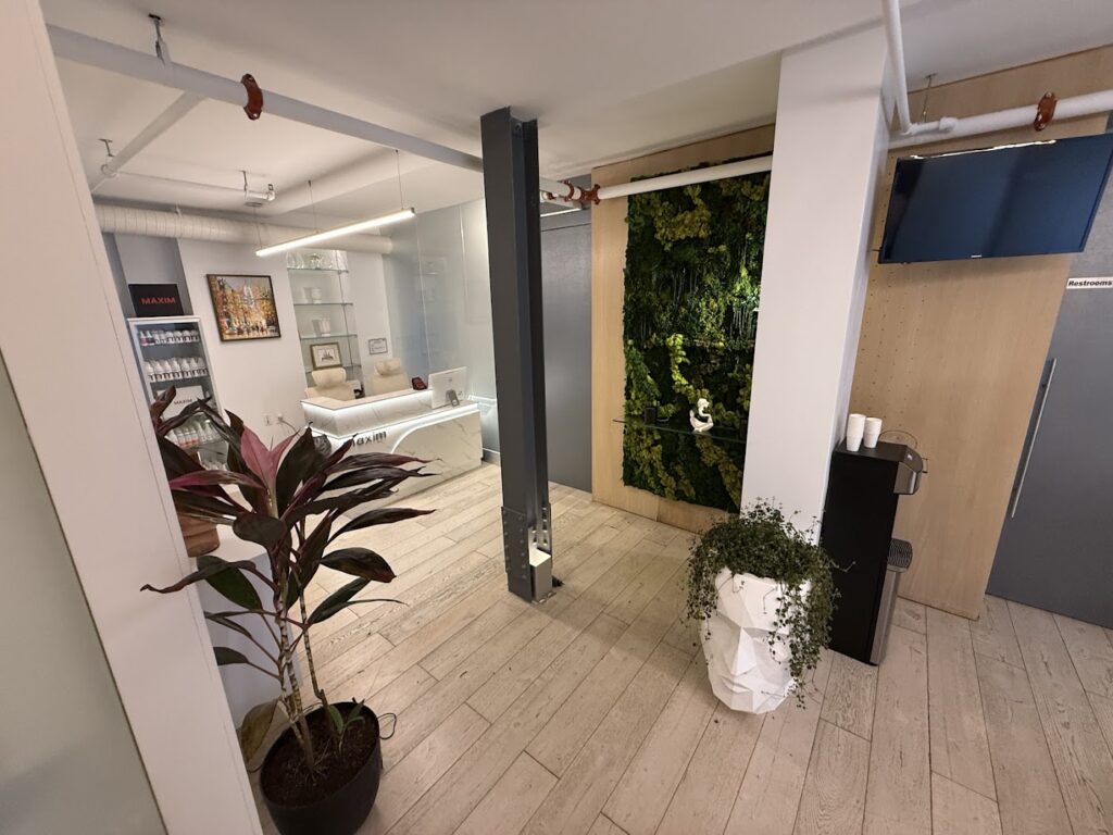 Maxim Hair Restoration & Transplants – New York City gallery photo