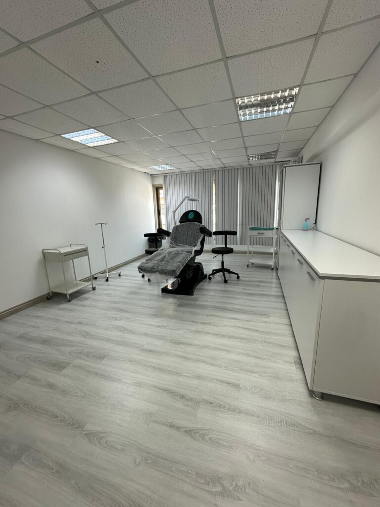FUEHUB – Hair Transplantation and Restoration Clinic – Saç Ekimi Kıbrıs gallery photo
