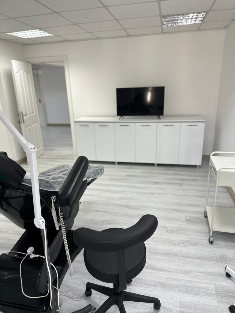 FUEHUB – Hair Transplantation and Restoration Clinic – Saç Ekimi Kıbrıs gallery photo