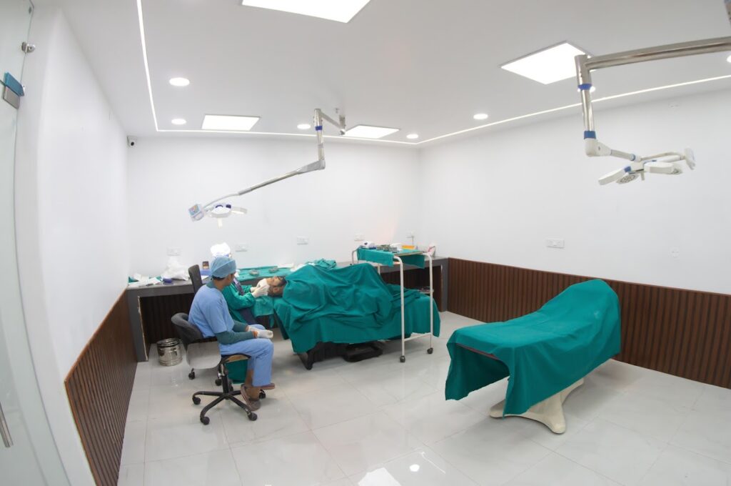 COSMO EXPERTS MEDCITY AGRA – Best Plastic Surgery Cosmetic surgery and Hair Transplant Clinic gallery photo