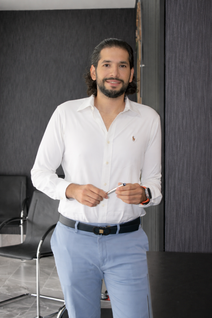 Hair Transplant Mexico, Dr. Antonio Aguilar gallery photo