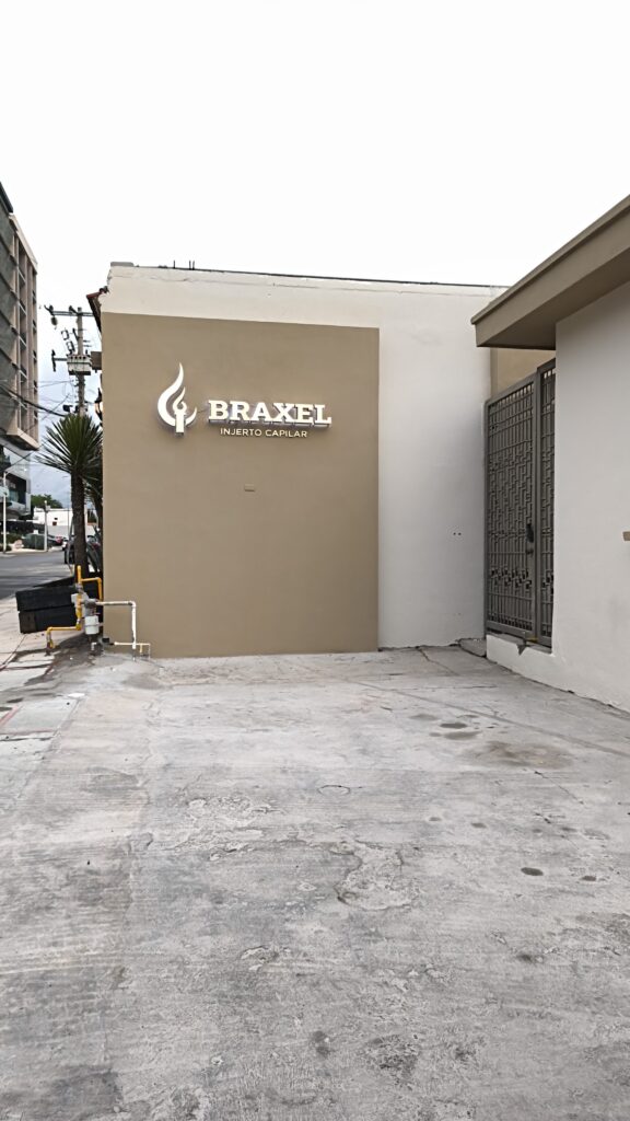 Hair Transplant Mexico, Dr. Antonio Aguilar gallery photo