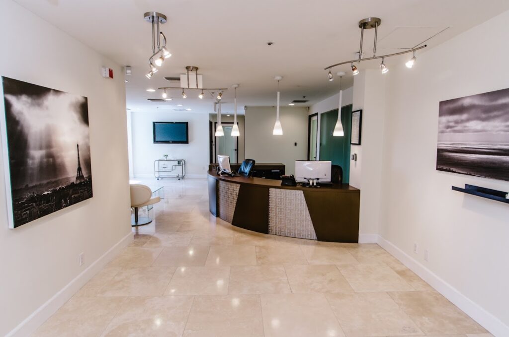 Alvi Armani – Beverly Hills FUE Hair Transplant Clinic gallery photo