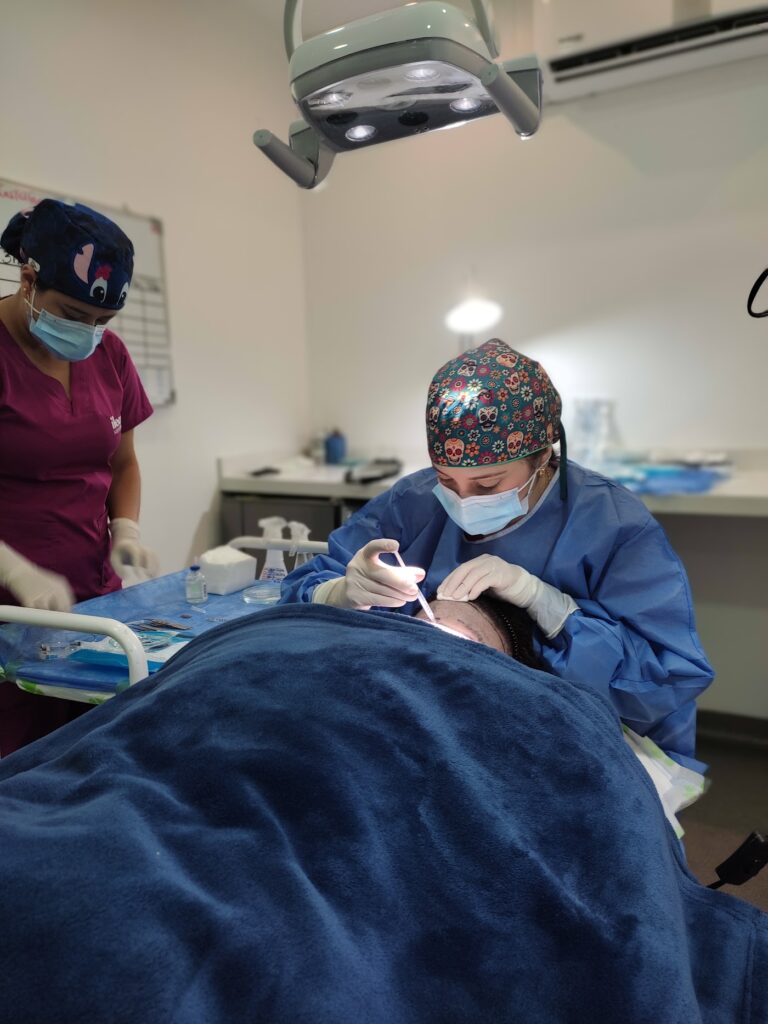 INJERTO CAPILAR ILEANOVO BOGOTÁ | IMPLANTE DE CABELLO ILEANOVO | TRASPLANTE CAPILAR ILEANOVO | INJERTO DE PELO gallery photo