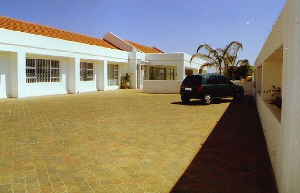 Dr Alexander’s Hair Loss Clinic gallery photo