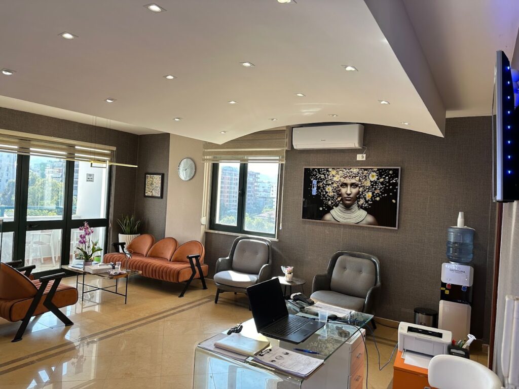 AKEL HAIR TRANSPLANT CLINIC DHI -TRAPIANTO DI CAPELLI TIRANA -HAIR TRANSPLANT- MBJELLLJE E FLOKEVE PRP gallery photo