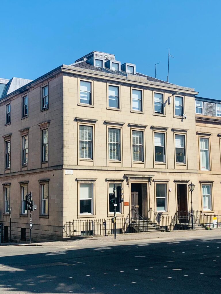 Este Medical Group- Hair & Skin Clinic Glasgow gallery photo